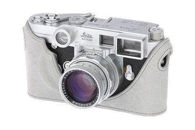 Lot 26 - A Leica M3 DS Rangefinder Camera Outfit