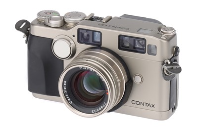 Lot 173 - A Contax G2 Rangefinder Outfit