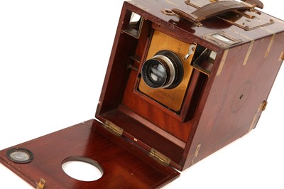 Lot 1327 - A Houghton Holborn Ilex No.8 DeLuxe 3¼×4¼'' Falling Plate Camera