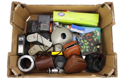 Lot 574 - A Tray of Camera Accessories