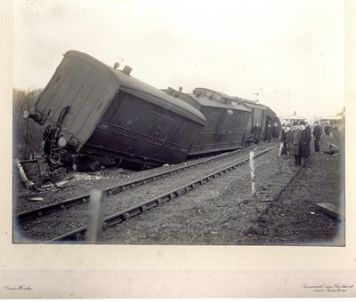 Lot 120 - OSCAR HARDEE (1876-1937), 1902 Chislehurst Train Crash Photographs