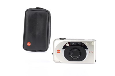 Lot 219 - A Leica Z2X 35mm Compact Camera