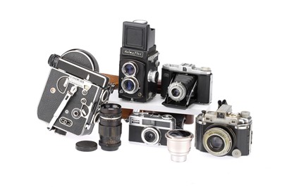 Lot 437 - A Selection of Various Cameras