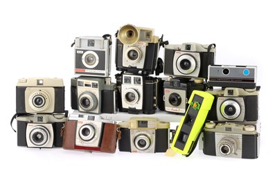 Lot 439 - A Selection of Kodak Brownie and Other Viewfinder Cameras