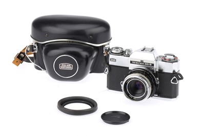 Lot 194 - A Zeiss Ikon Voigtlander Icarex 35S TM SLR Camera