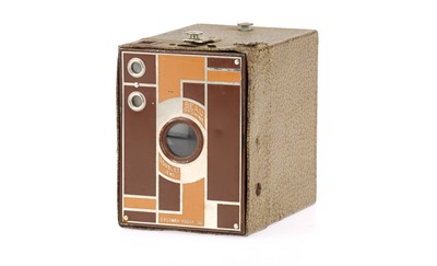 Lot 474 - A Beau Brownie 2 120 Medium Format Film Camera in Tan