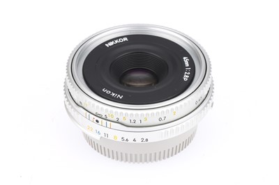 Lot 166 - A Nikon Nikkor f/2.8P 45mm Pancake Lens