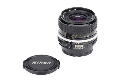 Lot 169 - A Nikon AI Nikkor f/2.8 35mm Lens
