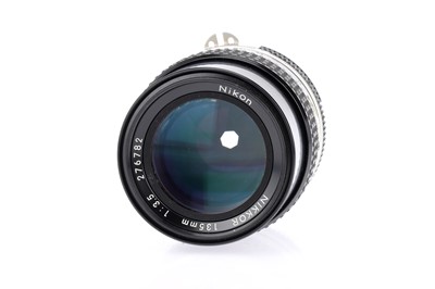 Lot 122 - A Nikon AI Nikkor f/3.5 135mm Lens