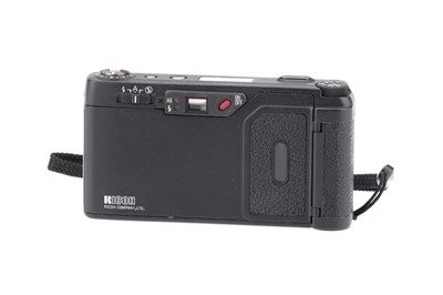 Lot 206 - A Ricoh GR1V 35mm Compact Camera