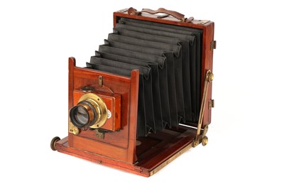 Lot 1351 - An Unmarked Half Plate Mahogany Field Camera