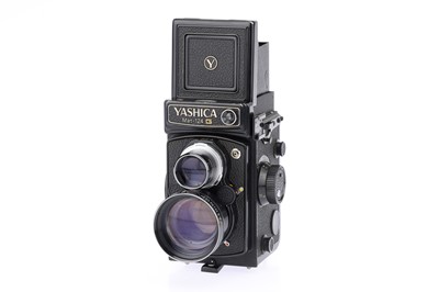 Lot 364 - A Yashica Mat-124 G TLR Camera