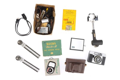 Lot 549 - A Selection of Camera Accessories