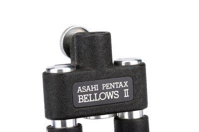 Lot 552 - An Asahi Pentax Bellows II with Slide Copier