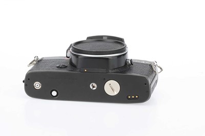 Lot 74 - A Leitz R4s 35mm SLR Camera