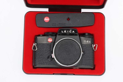 Lot 74 - A Leitz R4s 35mm SLR Camera