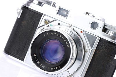 Lot 199 - A Voigtlander Prominent Rangefinder Camera