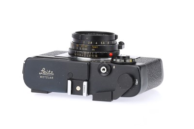 Lot 11 - A Leica CL Rangefinder Camera