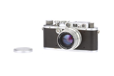 Lot 42 - A Leitz Leica IIIa Rangefinder Camera
