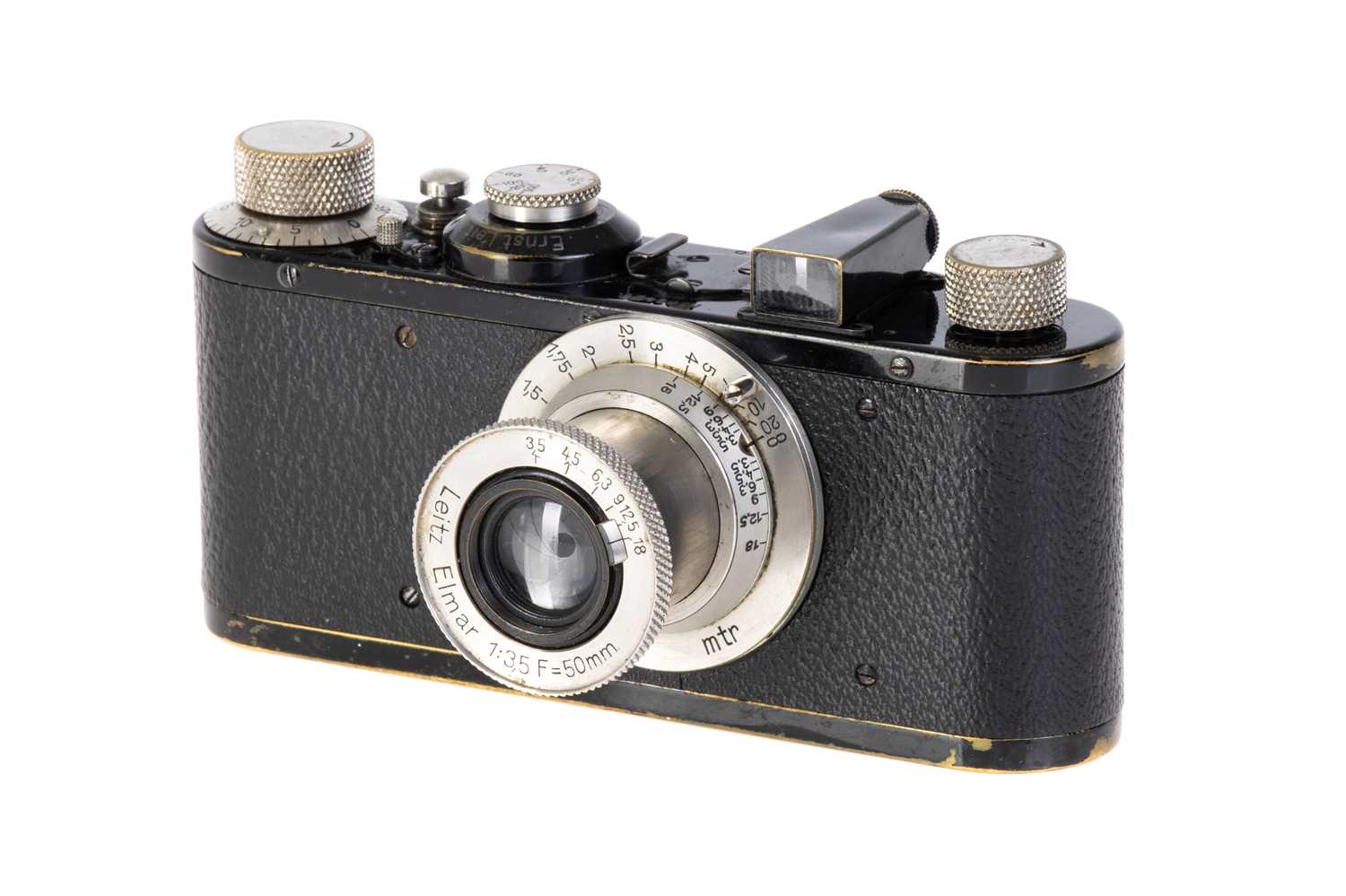 Lot 24 - A Leica Ic Camera Outfit