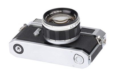 Lot 101 - A Canon Model 7 Rangefinder Camera