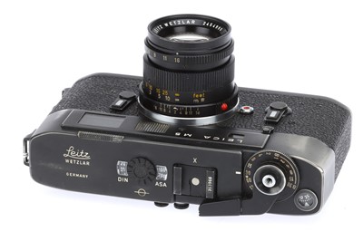 Lot 7 - A Leica M5 Rangefinder Camera