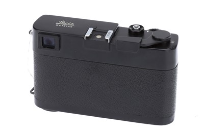 Lot 14 - A Leica CL Rangefinder Camera