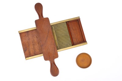 Lot 743 - An Apothecaries Pill Roller