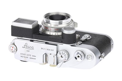 Lot 132 - A Leica M3 Rangefinder Camera