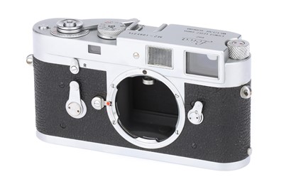 Lot 135 - A Leica M2 Rangefinder Body