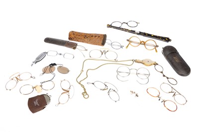 Lot 698 - A Collection of Spectacles