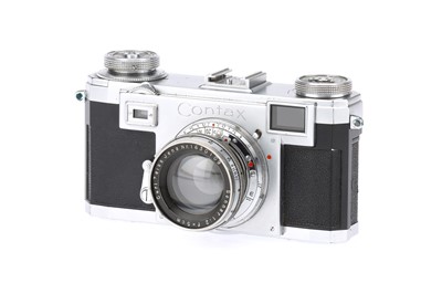 Lot 131 - A Zeiss Ikon Contax IIa 35mm Rangefinder Camera Outfit