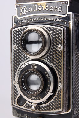 Lot 375 - A Rollei Rolleicord I Art Deco TLR Camera