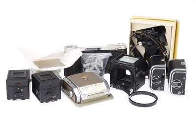 Lot 376 - A Group of Medium Format Camera Parts