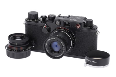 Lot 127 - A Leica IIIc Sharkskin Rangefinder Camera Outfit