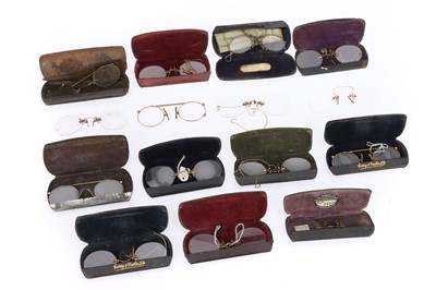 Lot 733 - Spectacles, 16 Pairs of Pince-Nez