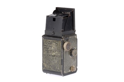 Lot 380 - A Rollei Rolleicord I Art Deco TLR Camera