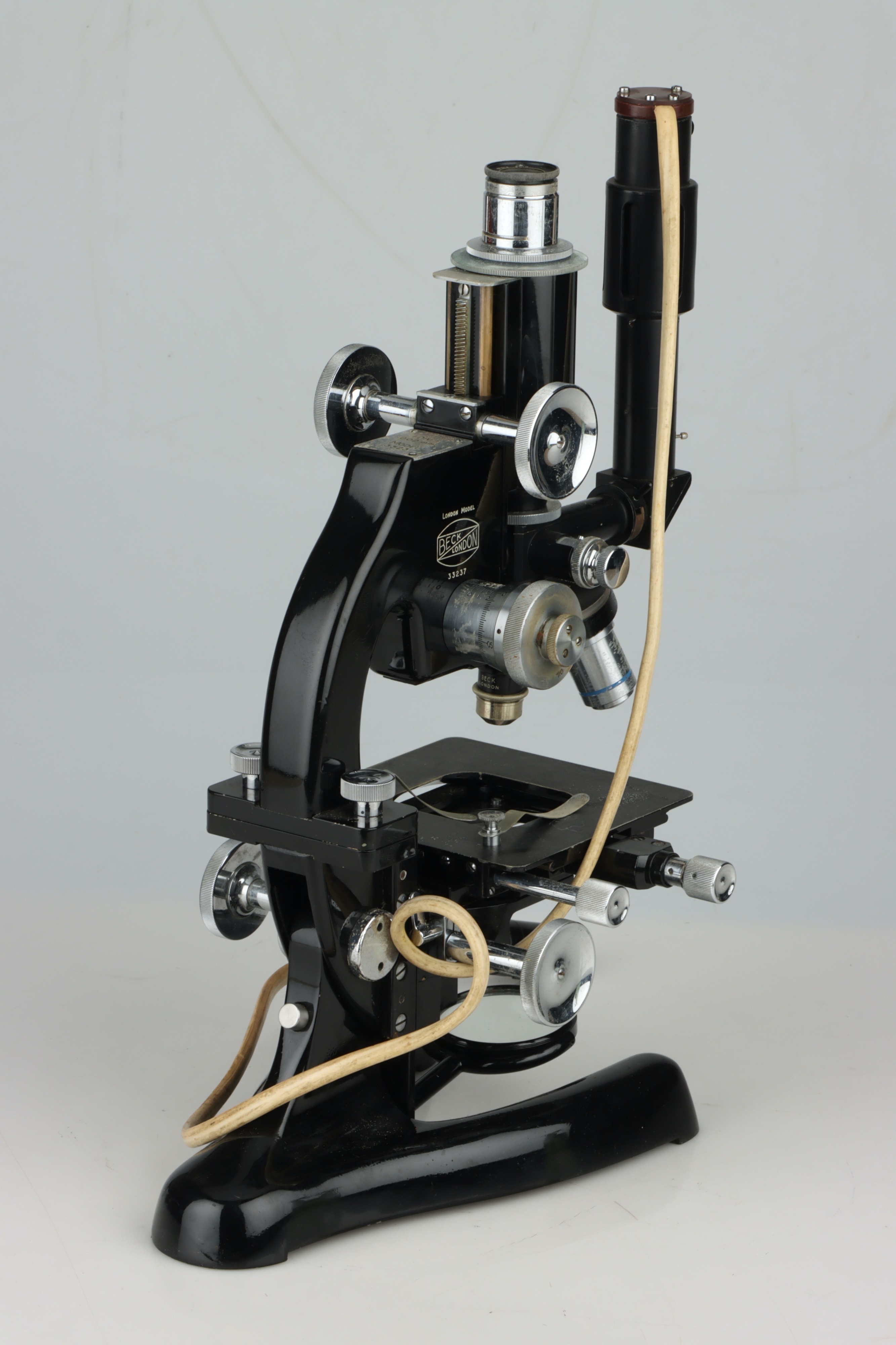 Lot 704 - A Large Classic London Model Beck Microscope,