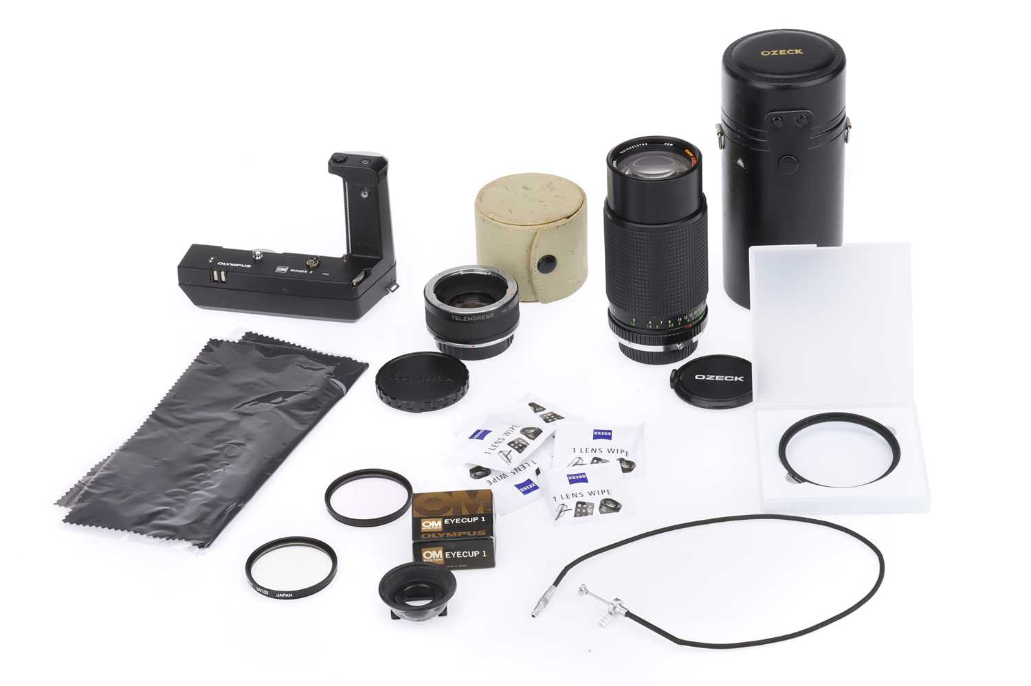 Lot 294 - Accessories for Olympus OM-System Cameras