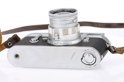 Lot 2 - A Leica M2 Rangeifnder Camera