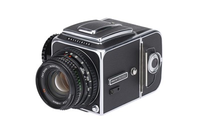 Lot 190A - A Hasselblad 500CM Medium Format Camera