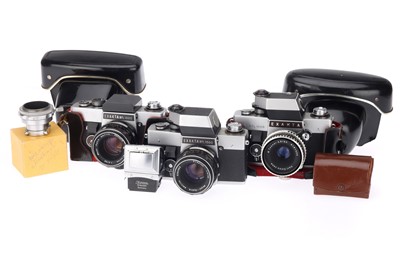 Lot 441 - Three Ihagee Exakta RTL1000 35mm SLR Cameras