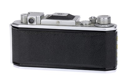 Lot 306 - An Asahi Asahiflex IIB Camera