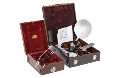 Lot 637 - A Leitz Wetzlar Outfit Case with Screw Mount Accessories