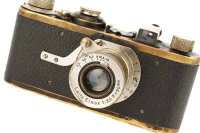 Lot 122 - A Leica I Model A Elmax Camera