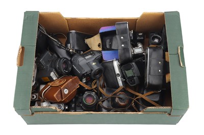 Lot 95 - A Selection of Various Cameras for Parts / Repair