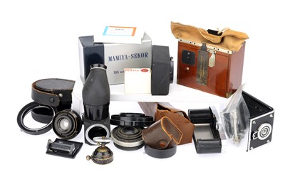 Lot 633 - A Small Selection of Camera Accessories