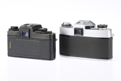 Lot 71 - A Leitz Leicaflex SL and a Leica R4 35mm SLR Bodies