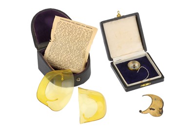 Lot 158 - Ear Trumpets, Ear Shells and Quack Audiphone