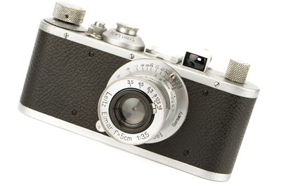 Lot 141 - A Leica Standard Model E Camera